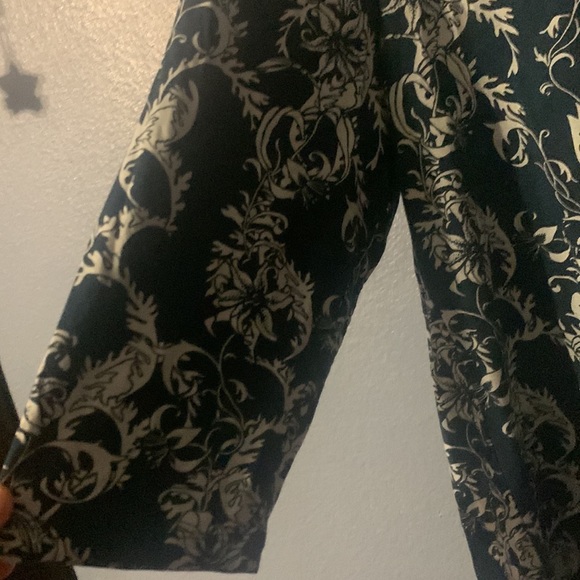 ❤️Adorable stretchy blouse - Picture 4 of 6